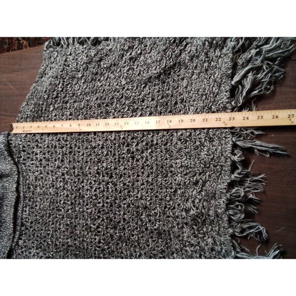 Women's 88th & Madison Gray Black Mingled Shawl Size Medium - Picture 11 of 13